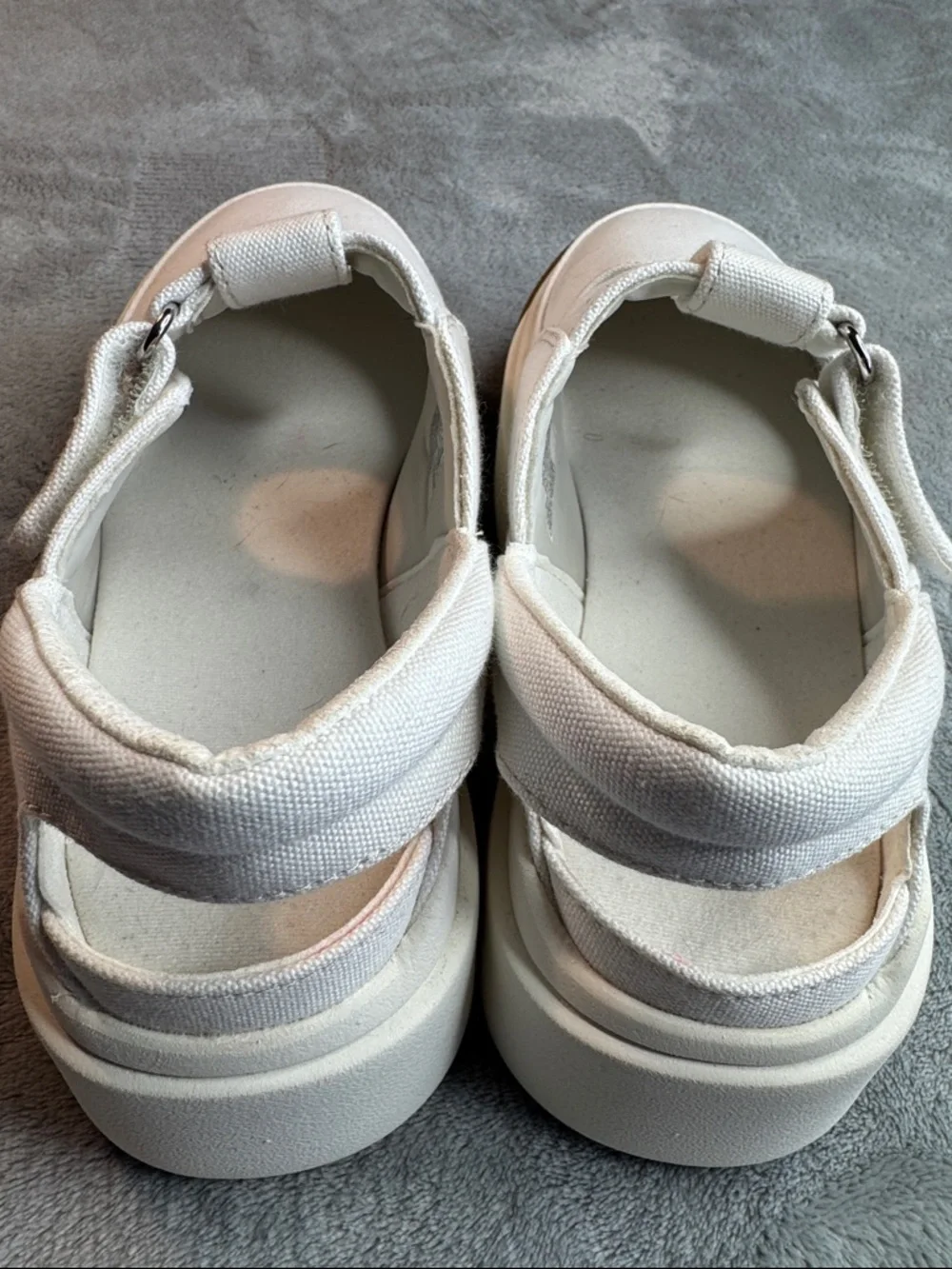 NWOT UGG Ez-Duzzit T-Strap Sneakers - Picture 10 of 12